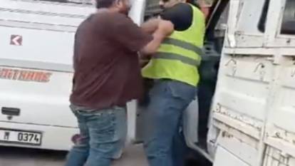 Adana'da dolmuş ve kamyonet sürücüleri arasında sopalı döner bıçaklı yol kavgası