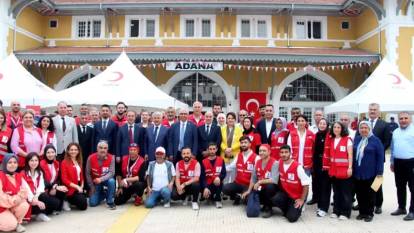 Adana'da vatandaşlardan efsane sloganla kan bağışı