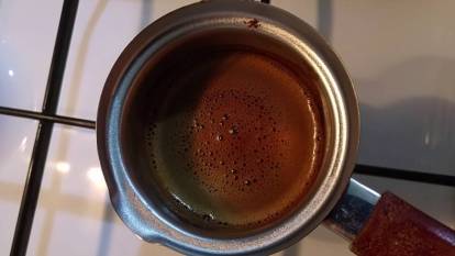Türk kahvesi pişirirken cezveye 1 gram ekleyin kahveniz gürül gürül köpürüyor
