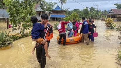 Endonezya'da sel ve heyelan faciası: 15 ölü