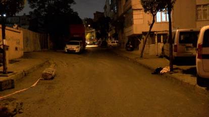 Esenler'de baba ve oğluna sokak ortasında silahlı saldırı