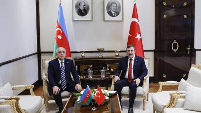 Cumhurbaşkanı Yardımcısı Yılmaz Azerbaycan Başbakanı Asadov ile görüştü