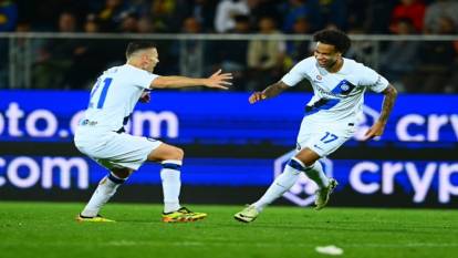 Inter Frosinone'yi gole boğdu. Hakan Çalhanoğlu detayı