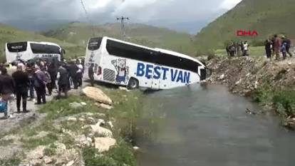 Bitlis’te otobüs şarampole yuvarlandı. Yaralılar var