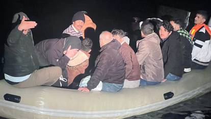 Göçmen kaçakçısı kıskıvrak yakalandı