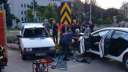 Amasya'da iki otomobil çarpıştı: 5 yaralı