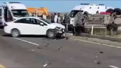 Diyarbakır’da otomobiller kafa kafaya çarpıştı. 4 yaralı