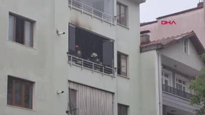 İzmit'te apartmanın 3’üncü katına yıldırım düştü