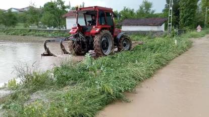 Tokat'ta şiddetli yağmur ve dolu tarımı vurdu