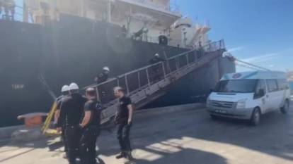 İzmir Aliağa Limanı'nda kaçak akaryakıt operasyonu: 40 ton ele geçirildi