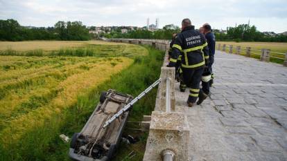 Edirne'de alkollü sürücü tarihi köprüyü harabeye çevirdi