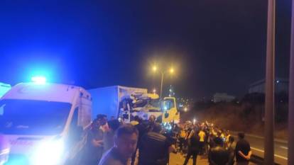 TEM otoyolu savaş alanına döndü: Kazada 4 kişi yaralandı