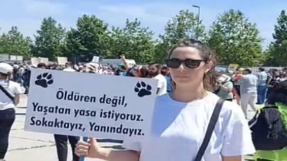 Melis Birkan da hayvan hakları için Yenikapı'daki mitinge katıldı