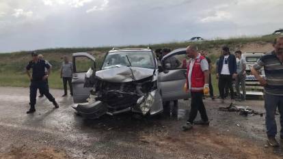 Sivas’ta hafif ticari araçlar çarpıştı. 5 yaralı