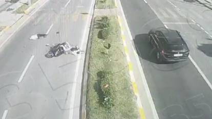 Ehliyetsiz sürücü yaşlı adama çarptı: Metrelerce savruldular