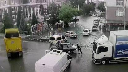 Yozgat’ta polislerden selde mahsur kalanlara seferberlik