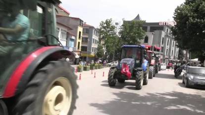 Bilecikli çiftçilerden traktörlerle eylem: TMO'nun alım fiyatlarına tepki
