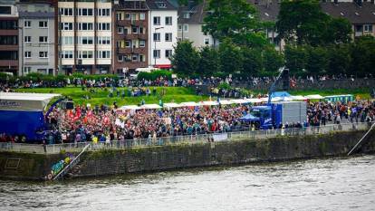 Almanya'da aşırı sağcı AfD'ye karşı tepki gösterisi