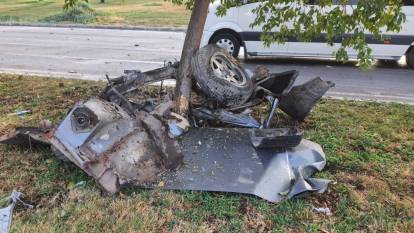 Freni patlayan otomobil paramparça oldu: 5 yaralı