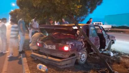 Samsun'da otomobil TIR dorsesine çaptı. 5 yaralı