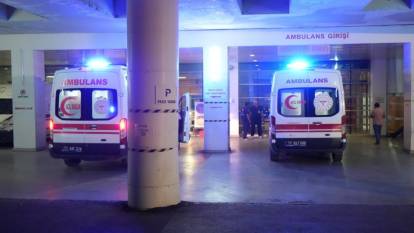 Sinop'ta 2 otomobil kafa kafaya çarpıştı. 7 yaralı