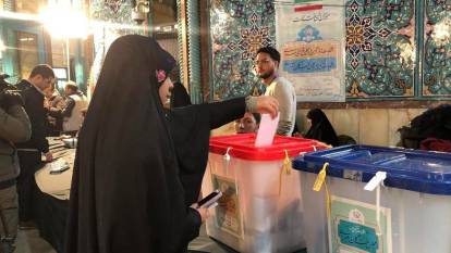 İran'da İkinci turda oy verme işlemi uzatıldı