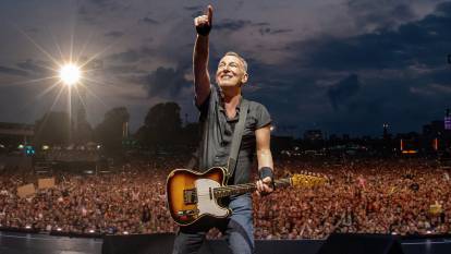 Bruce Springsteen turnesini erteledi