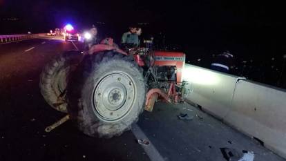 Manisa'da kamyonla çarpışan traktörün sürücüsü öldü