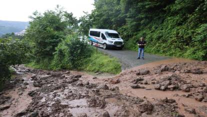 Trabzon’da sağanak yağışlar sel ve heyelanlara neden oldu