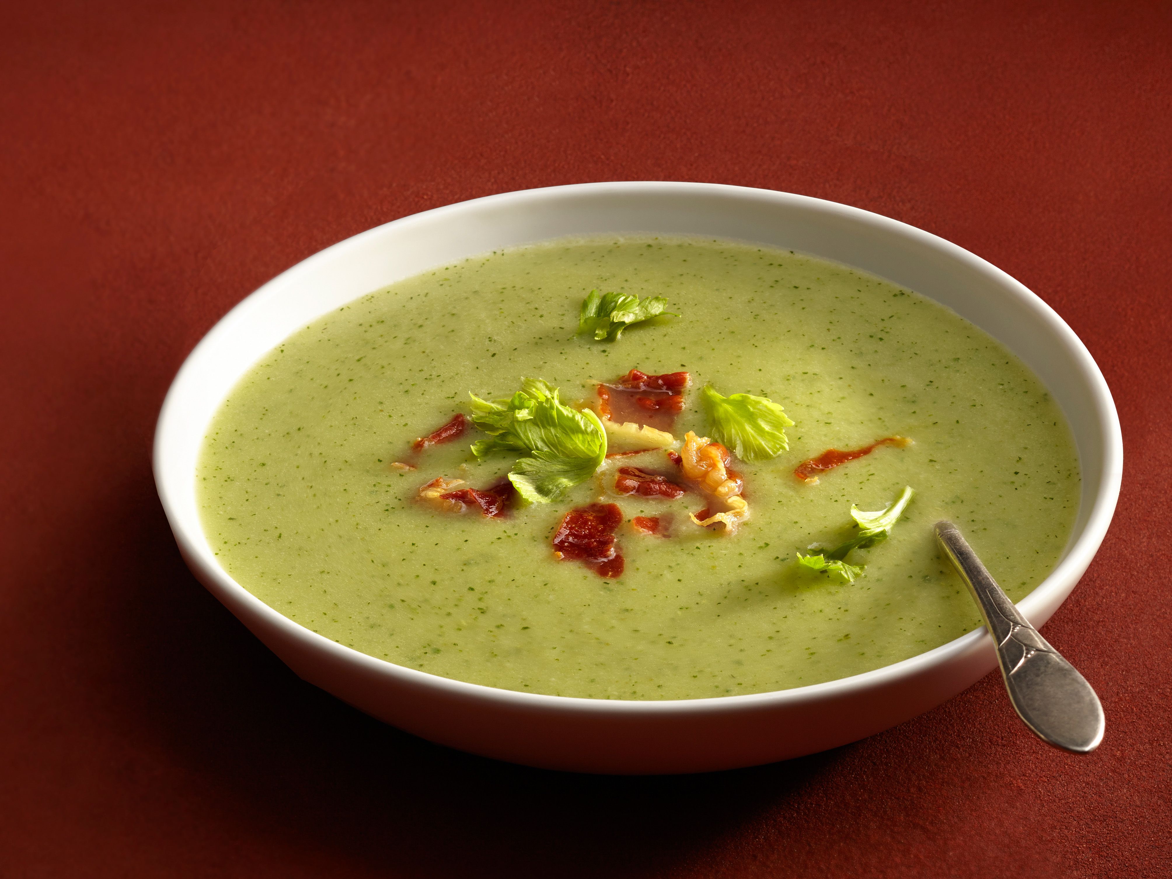 Суп из стеблей сельдерея. Для супа. Суп Серделей. Суп с сельдереем. Суп с сельдереем стеблевым.