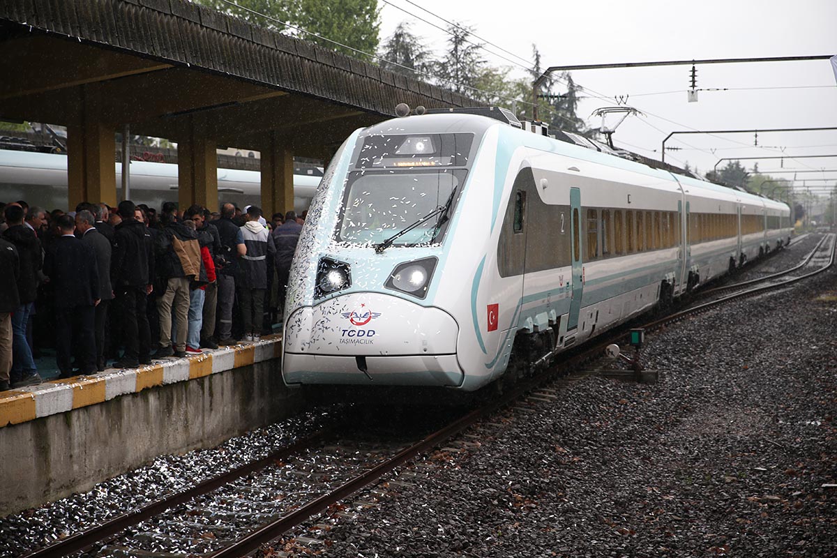 İlk milli elektrikli tren 1 hafta Boyunca İstanbul'da