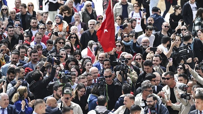 aa-20230513-31127939-31127923-cumhurbaskani-adayi-ve-chp-genel-baskani-kilicdaroglu-anitkabiri-ziyaret-etti.jpeg