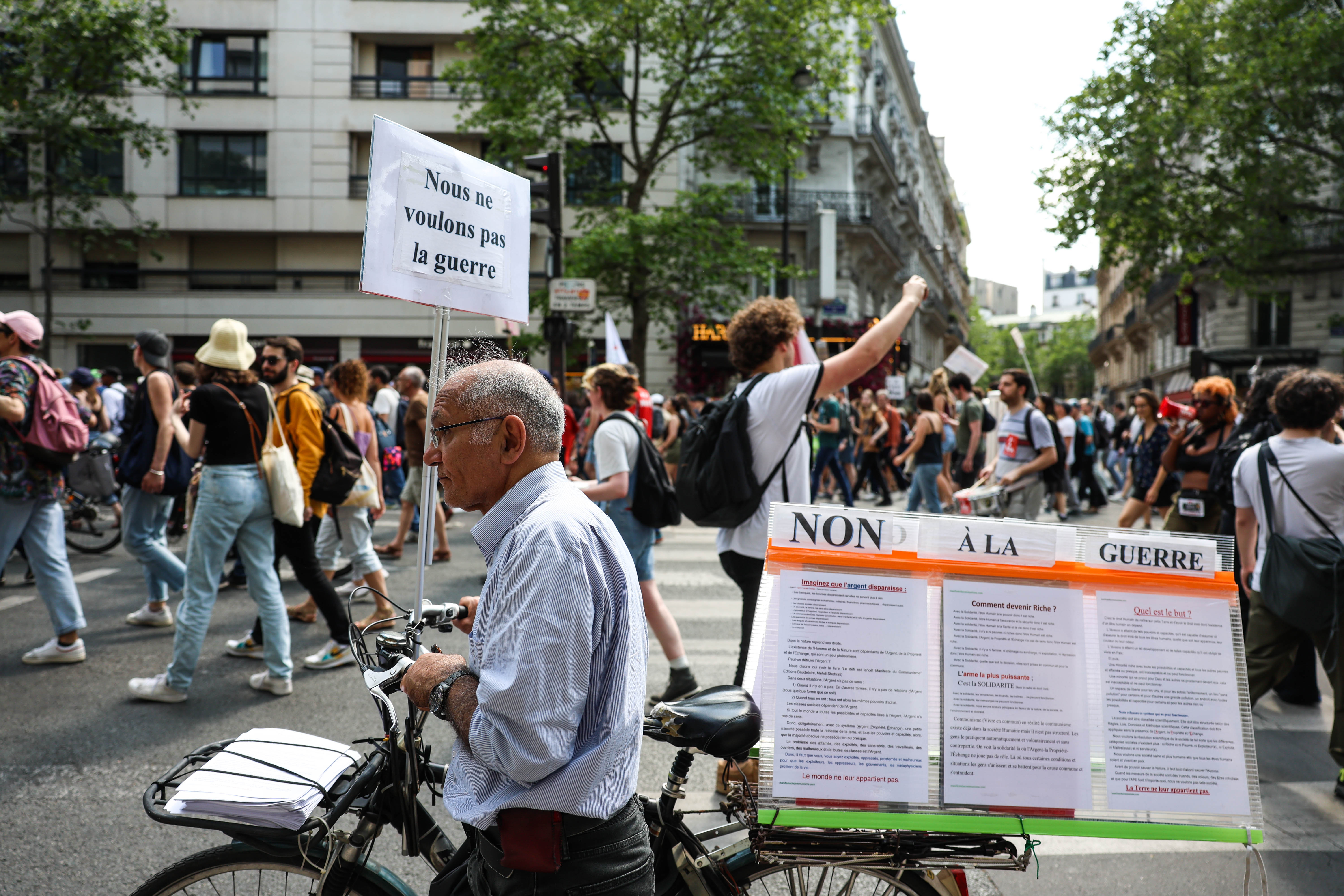 aa-20230606-31354158-31354140-fransada-emeklilik-yasini-yukselten-reforma-karsi-ulke-genelinde-protesto.jpg