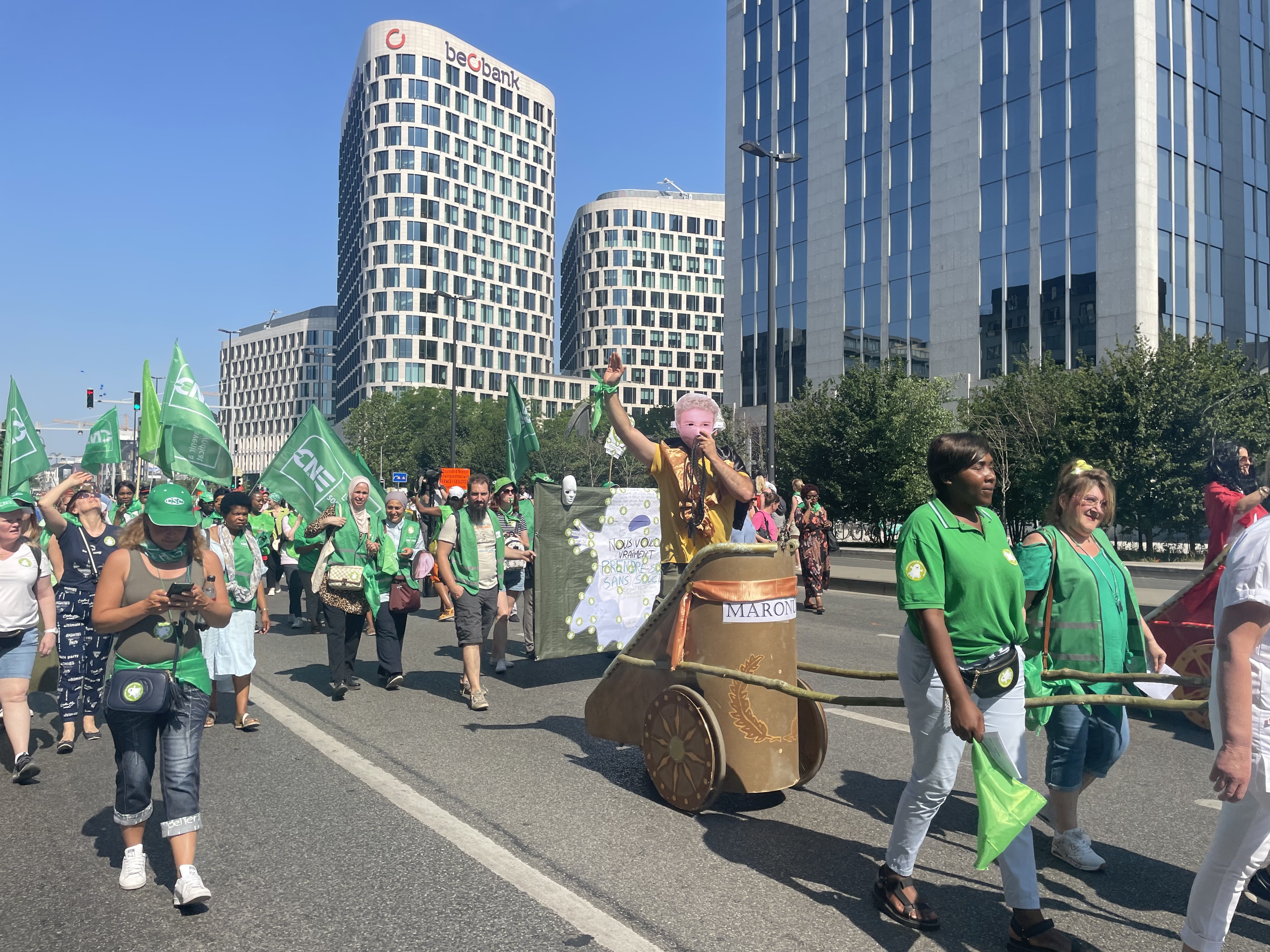 brukselde-saglik-sektoru-calisanlarindan-protesto-yenicag-1-001.jpg