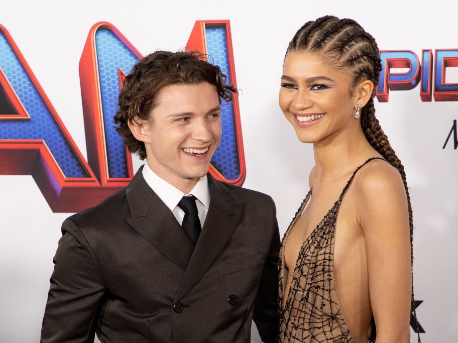 tom-holland-and-zendaya-attendsthe-los-angeles-premiere-of-news-photo-1639714620.jpg