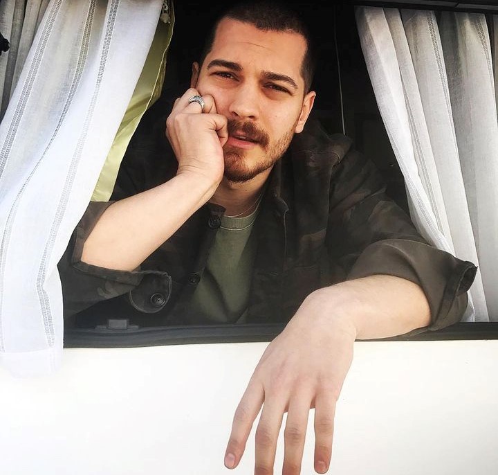 cagatay-ulusoy-a-bomba-diziden-teklif-hlxiz.jpg