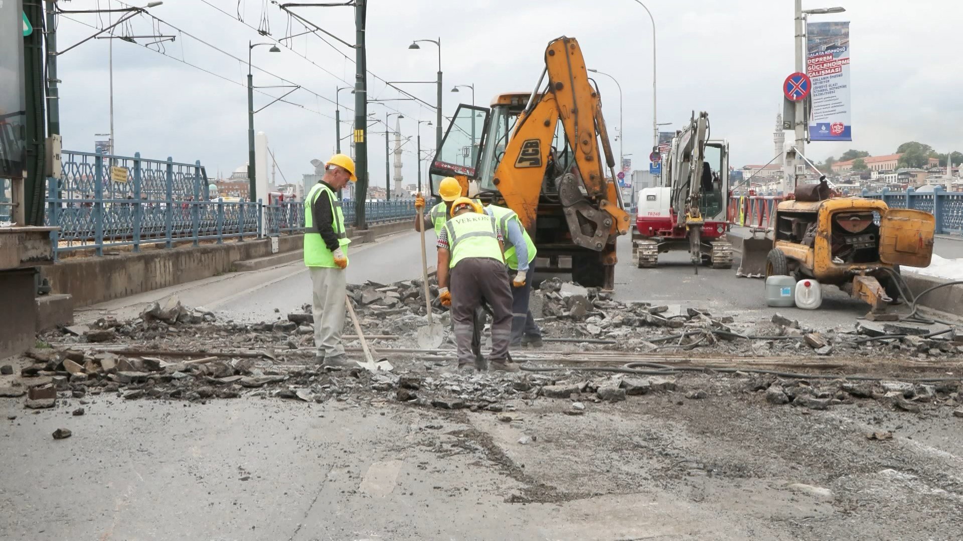 galata-koprusunde-deprem-guclendirme-calismalari-basladi-7040-dhaphoto3.jpg