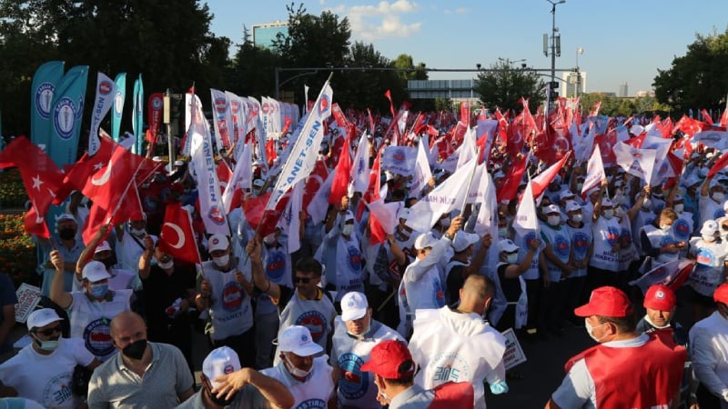 hukumetin-ikinci-dilenci-zam-teklifini-reddeden-memur-senden-81-ilde-eylem-karari-yenicag4.jpg