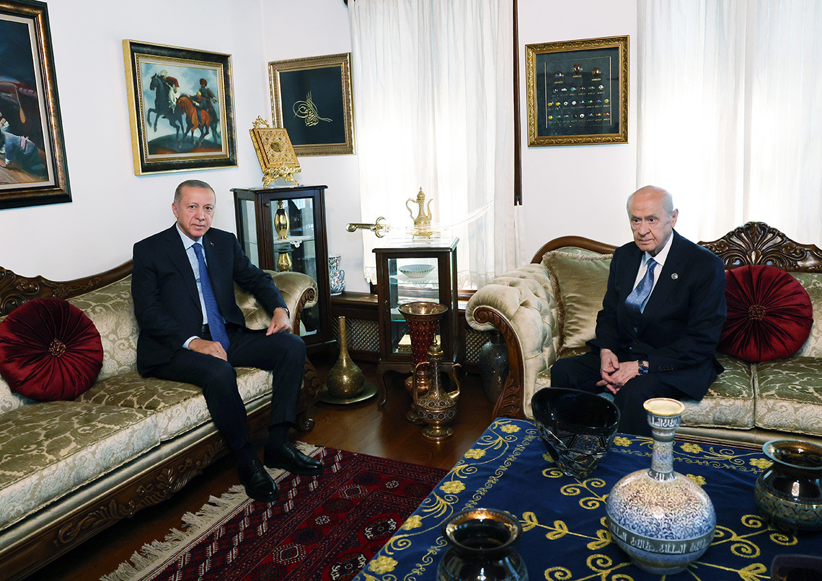 erdogan-devlet-bahceli-gorusmesi-basladi-yenicag-9-001.jpg