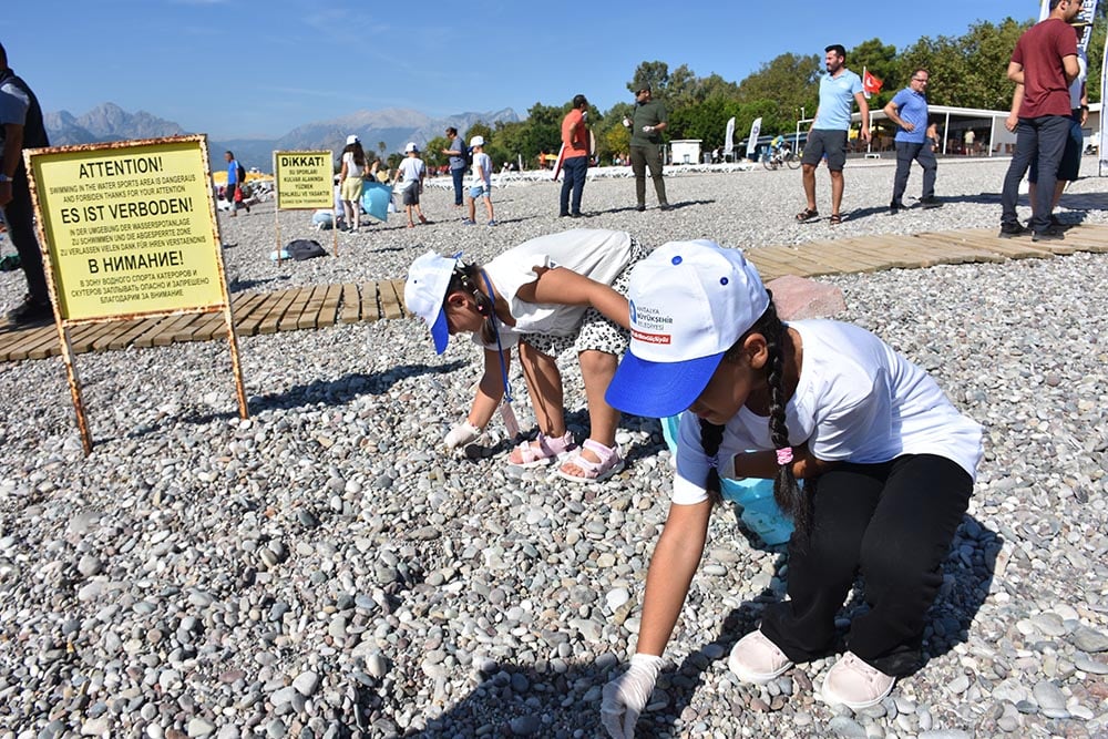 antalyada-kiyi-ve-deniz-dibi-temizligi-yapildi-yenicag-6.jpg