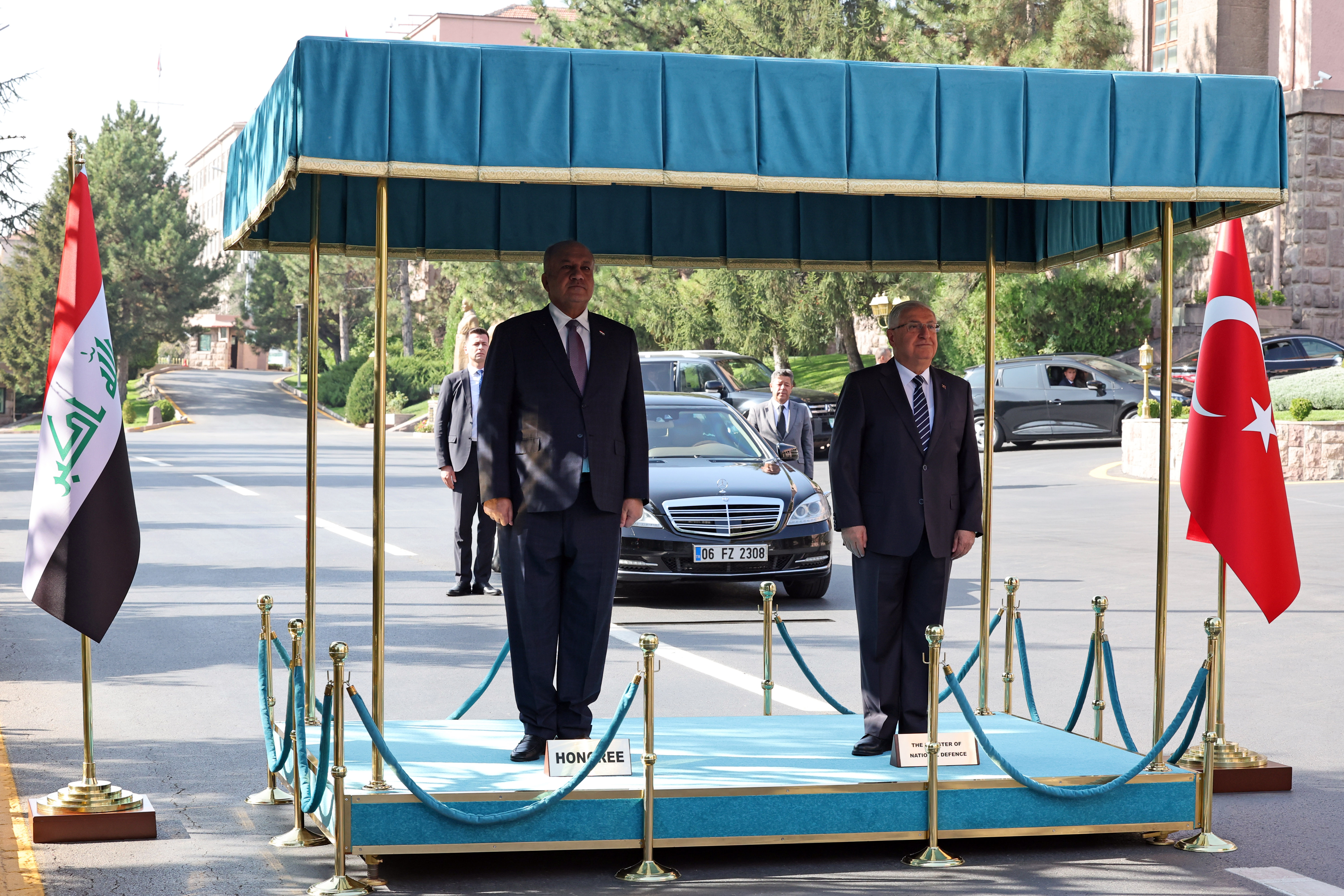 bakan-guler-irak-savunma-bakani-abbasi-ile-gorustu-yenicag-6.jpg