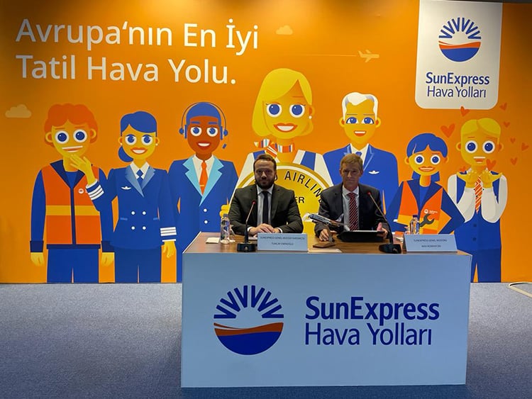 sunexpress-9-ayda-10-milyon-yolcu-tasidi-yenicag3.jpg