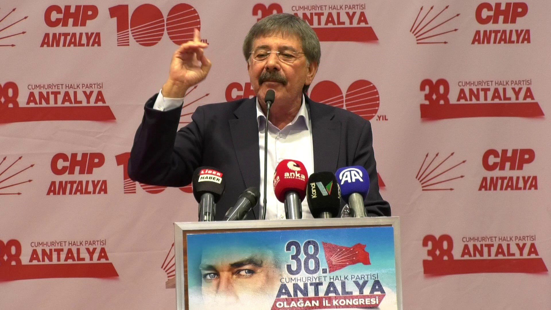 chp-kongresinde-selahattin-demirtasa-selam-gonderdi-yenicag-1.jpg