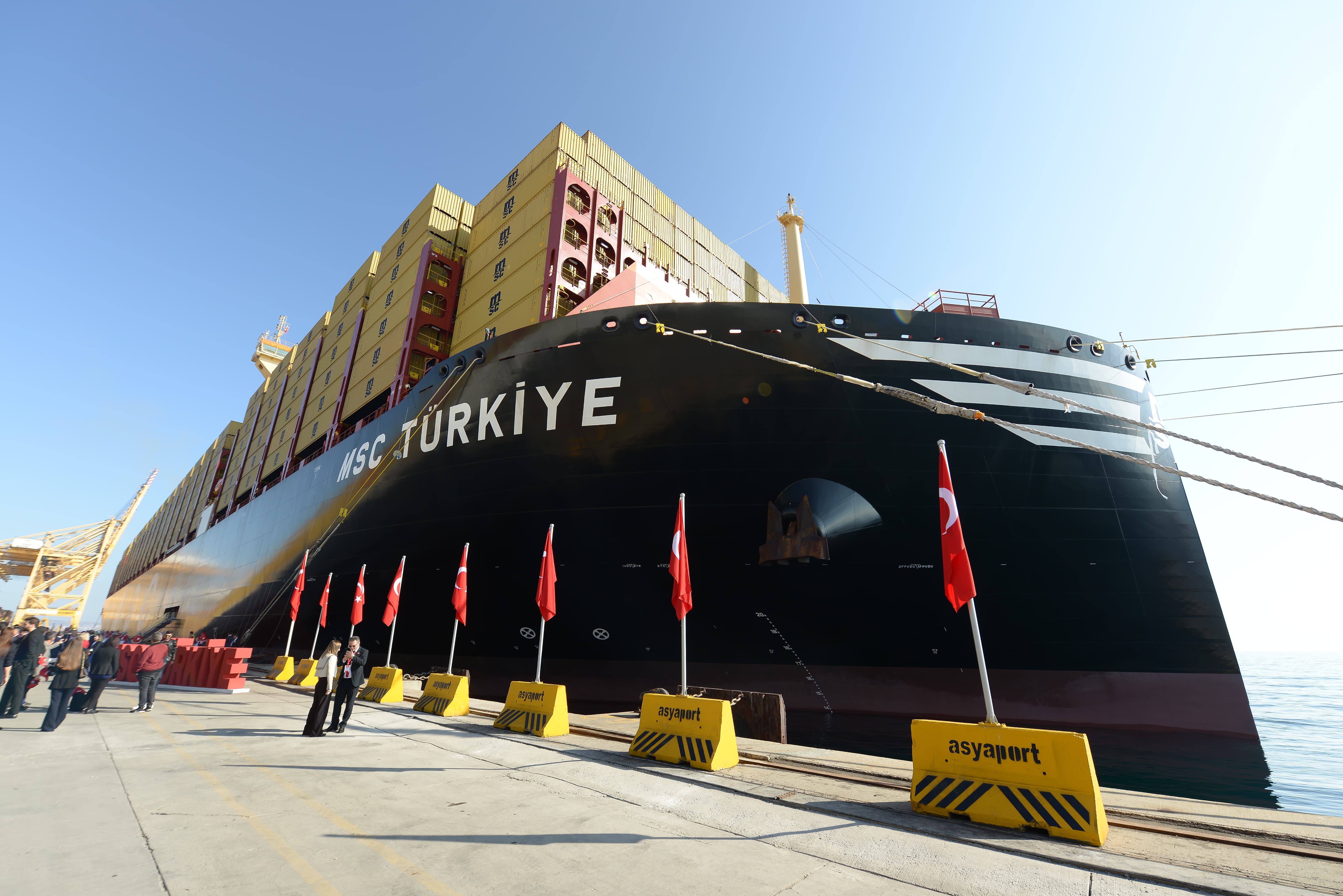 msc-turkiye-tekirdaga-geldi-dunyanin-en-buyuk-konteyner-gemilerinden-yenicag-6.jpg