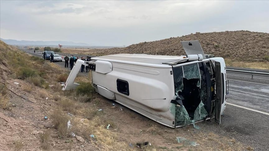 kayseride-yolcu-midibusu-devrild-14-yarali-yenicag.jpg