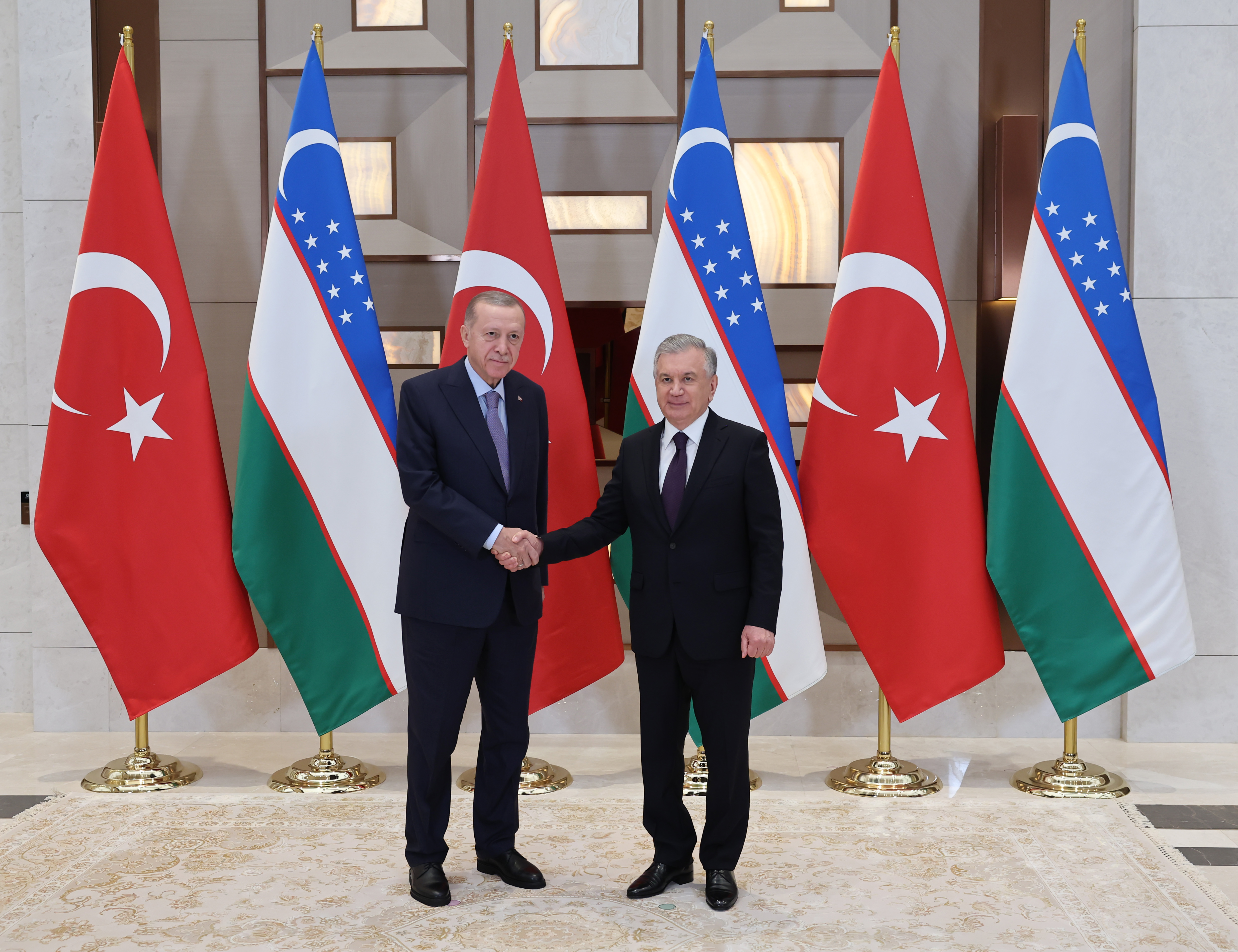 erdogan-ozbekistan-cumhurbaskani-mirziyoyev-ile-gorustu-yenicag-1-001.jpg