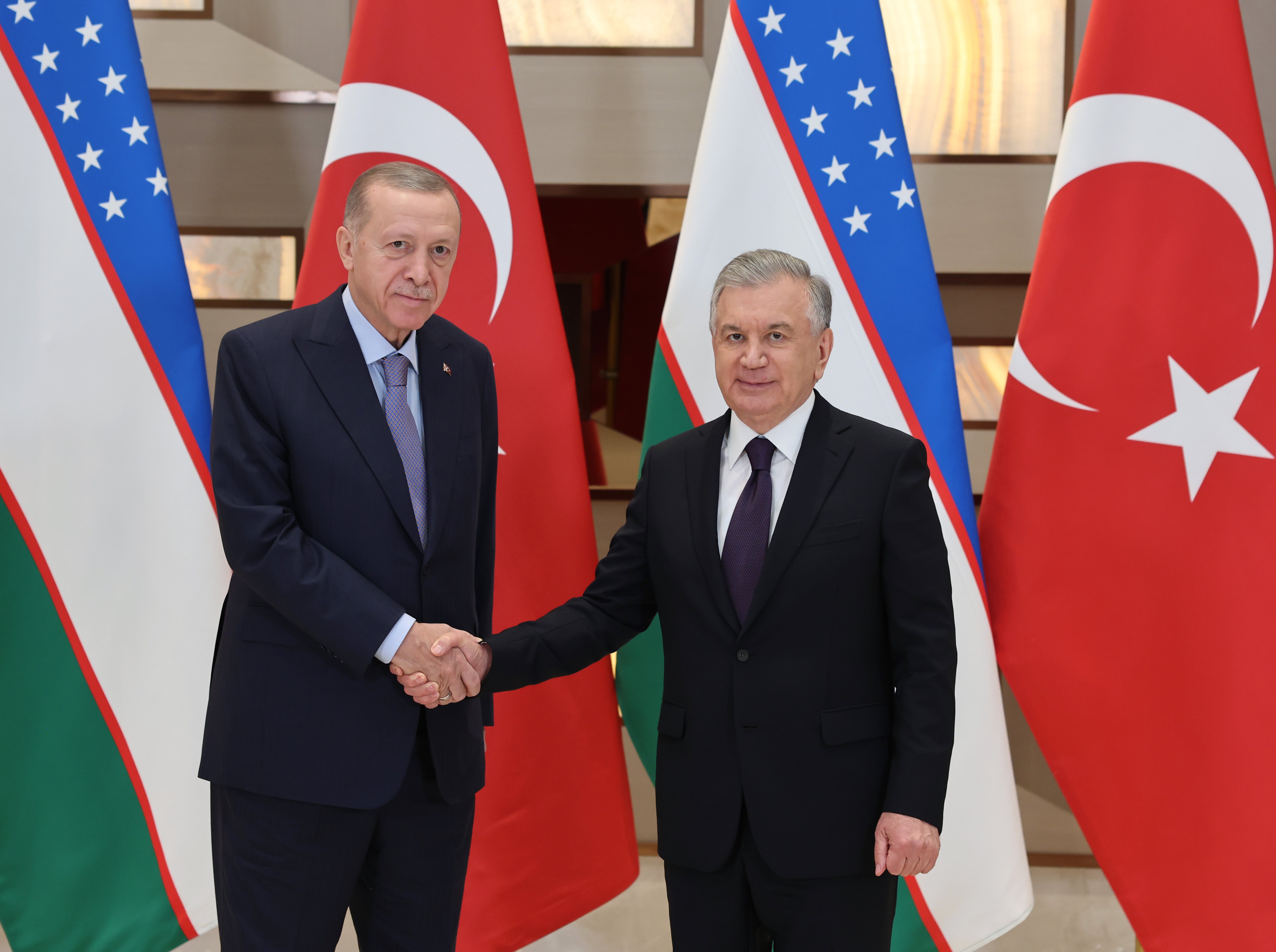 erdogan-ozbekistan-cumhurbaskani-mirziyoyev-ile-gorustu-yenicag-2-001.jpg