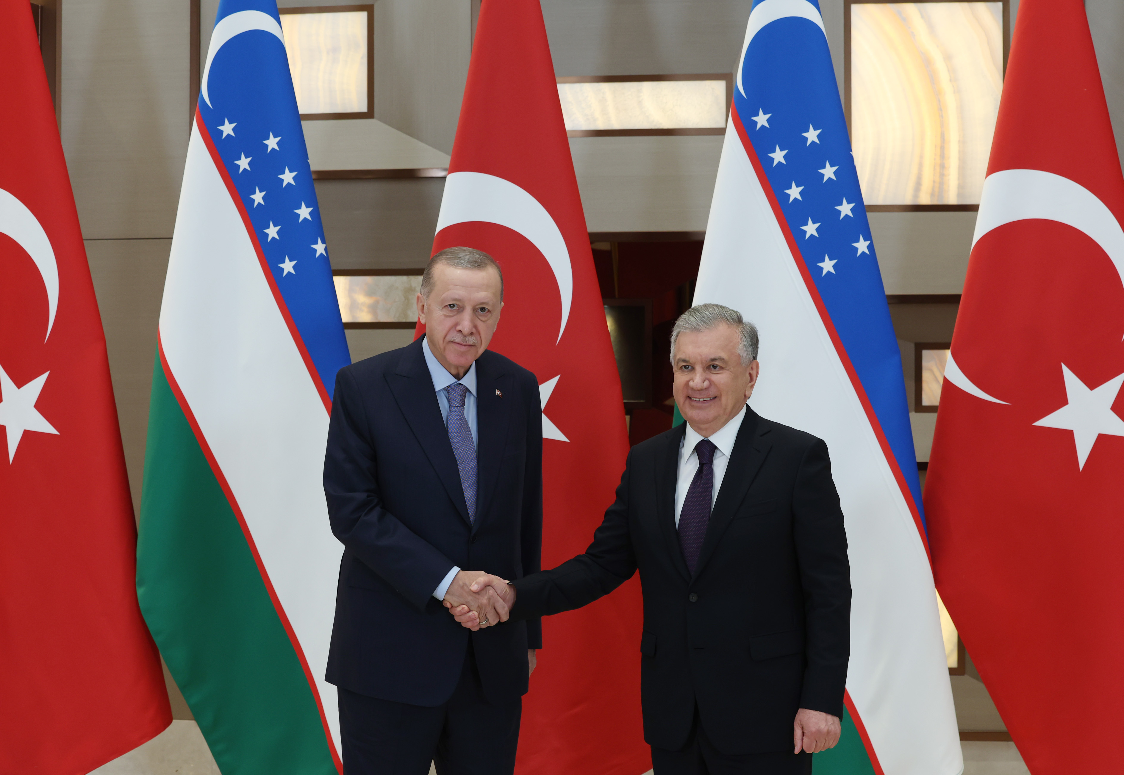 erdogan-ozbekistan-cumhurbaskani-mirziyoyev-ile-gorustu-yenicag-4-001.jpg