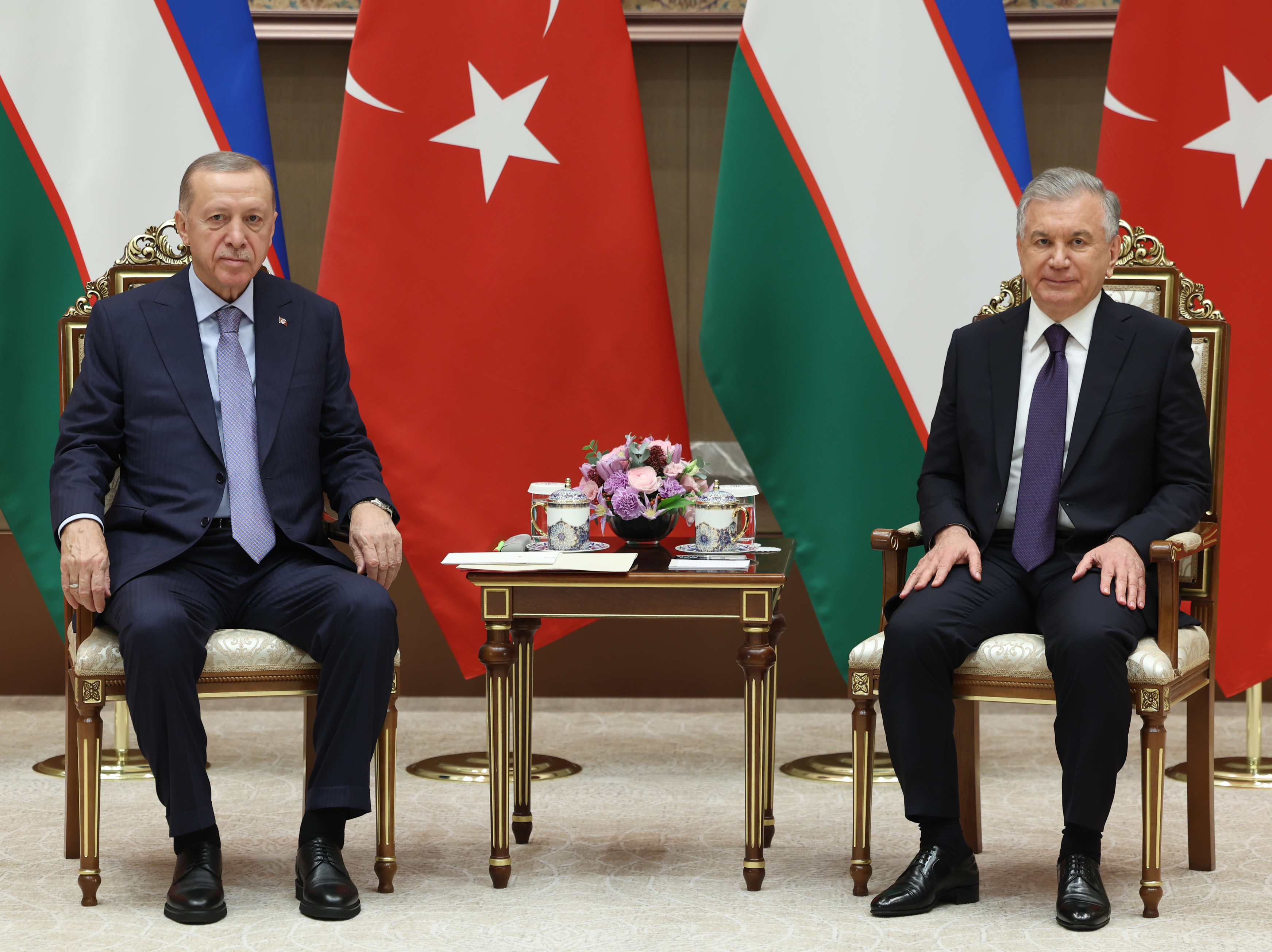 erdogan-ozbekistan-cumhurbaskani-mirziyoyev-ile-gorustu-yenicag-7-001.jpg