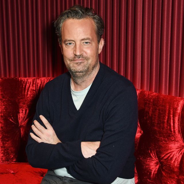 matthew-perry-poses-at-a-photocall-for-the-end-of-longing-a-news-photo-1698541625.jpg